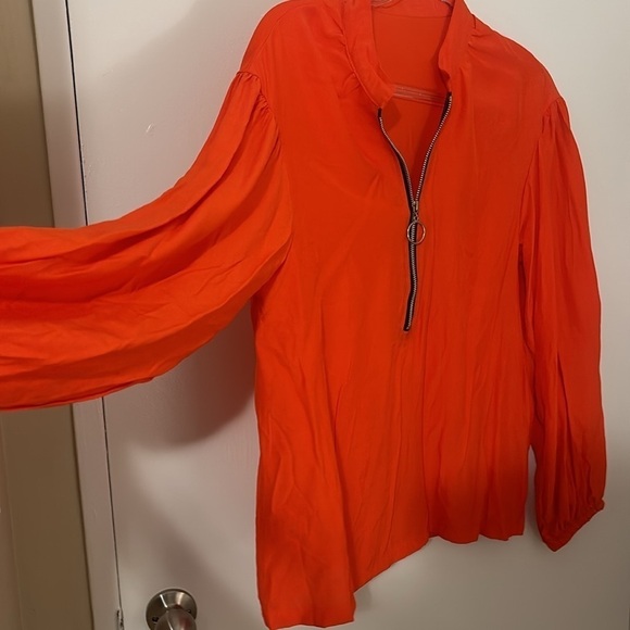 Material unknown, it’s soft, large, orange(picture  looks red) never worn - Picture 5 of 5